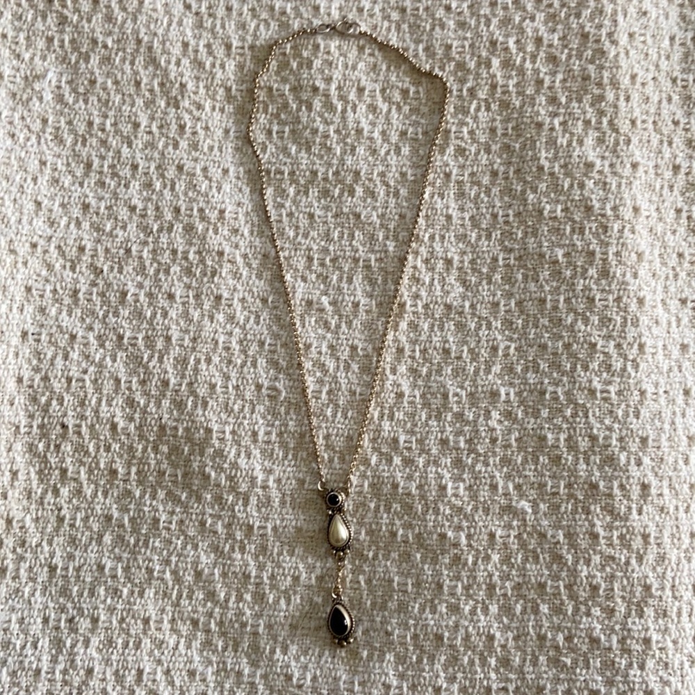 Sterling, onyx and pearl lariat necklace.